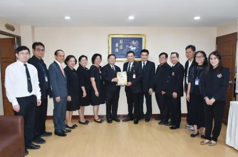 พลตำรวจเอก นิพจน์ วีระสุนทร ประธานกรรมการ...