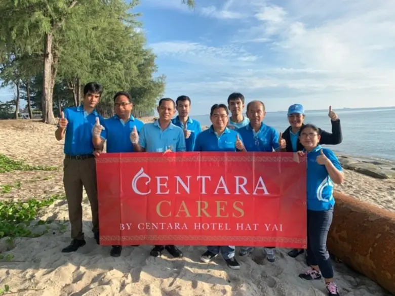 นายมนูญ วุฒิ ผู้จัดการทั่วไป นำผู้บริหารแ...