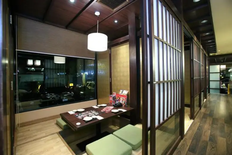 ร้านอาหารญี่ปุ่นสึโบฮาจิ พร้อมเสิร์ฟความโ...
