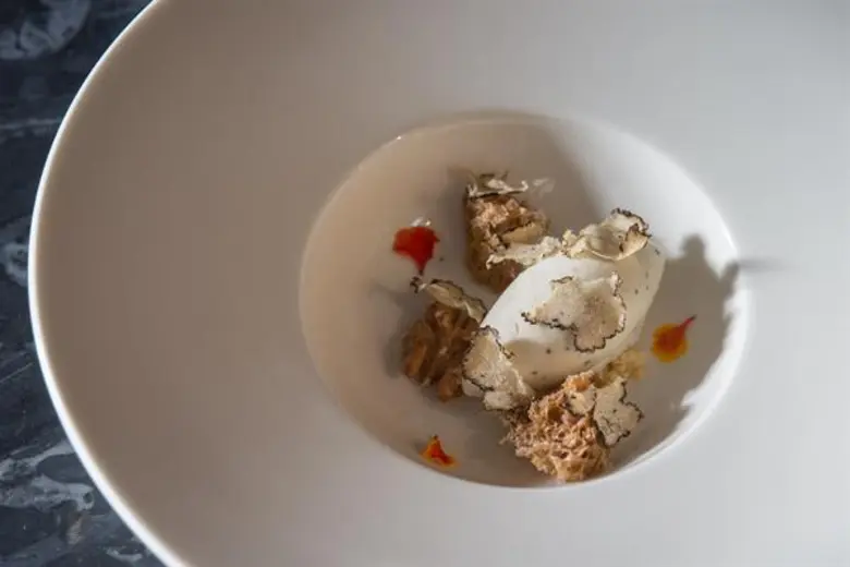 Luxury boutique hotel 137 Pillars Suites ...