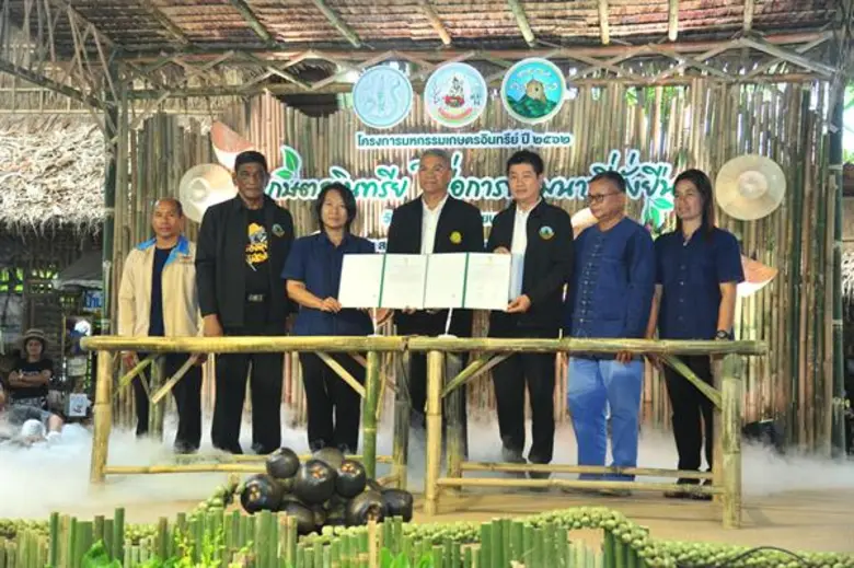 “รมช.วิวัฒน์” Kick Off มหกรรมเกษตรอินทรีย์ ภาคใต้ ครั้งที่ 1 ปลุกพลังชาวใต้ร่วมประกาศปฏิญญาสมัชชาความร่วมมือทรัพยากรดินแห่งประเทศไทย ดันไทยเป็นแหล่งผลิตอาหารอินทรีย์คุณภาพ หนุนสร้างความมั่นคงทางอาหารอย่างยั่งยืน