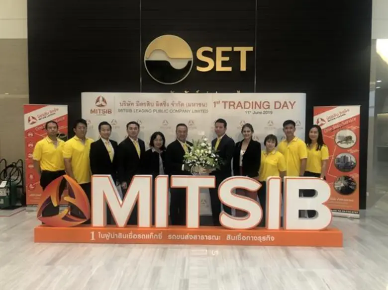 ดร.วีรพัฒน์ เพชรคุปต์ (ที่ 5 จากขวา) ประธ...