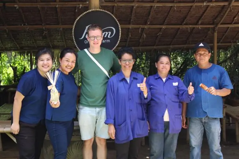 เชฟหนุ่มเมืองผู้ดี เลาะสวนสามพราน สัมผัสประสบการณ์สุดฟิน...!!! “ย้อนเส้นทางวัตถุดิบอินทรีย์”