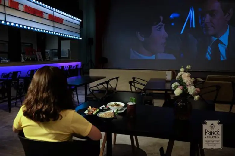 โคมัตสึ นานะ เปลี่ยนลุค ! สะบัดบ๊อบเล่นกีตาร์ร้องเพลงเองใน Farewell Song นำเพลงประกอบฮิตติดชาร์ตขึ้นอันดับ 2 ทันที