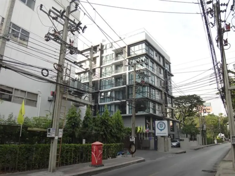 ในปี 2562, สถาปนิกชั้นนำของไทย ดร.พัฒน สุวรรณสัมฤทธิ์ ได้แสดงผลงาน “รับออกแบบคอนโดมิเนียม และรับออกแบบอพาร์ทเม้นท์ สำหรับชาวต่างชาติในไทย” ที่ รัสเซีย และคาซัคสถาน