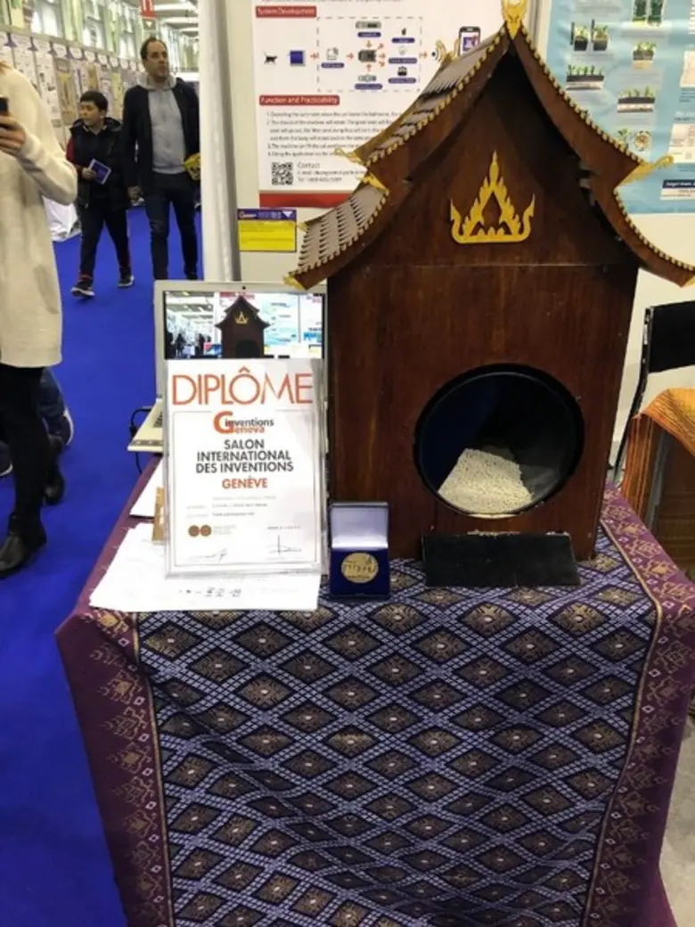 นักศึกษาคณะครุศาสตร์ฯ มจพ. ผุดไอเดียสุดเก๋สร้างห้องน้ำแมวอัตโนมัติ เน้นสุขอนามัยของสัตว์เลี้ยง	