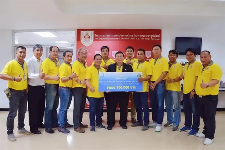 นายสมจิตร์ เปี่ยมเปรมสุข (กลาง) กรรมการบร...