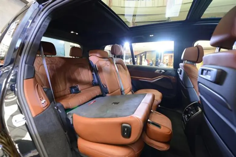 บีเอ็มดับเบิลยู พลาติโน มอเตอร์ นครปฐม ผู...