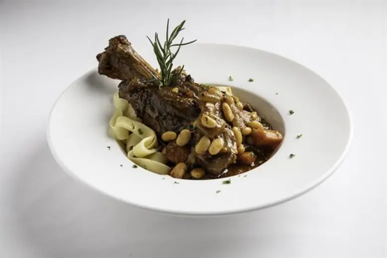 ห้องอาหารแคลิฟอร์เนีย สเต็ก โรงแรมคาราเวล...