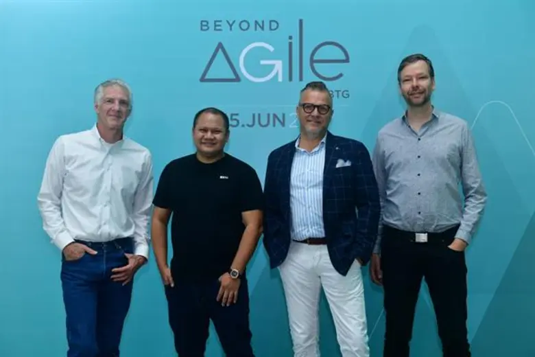 นายเรืองโรจน์ พูนผล (ที่ 2 จากซ้าย) ประธา...