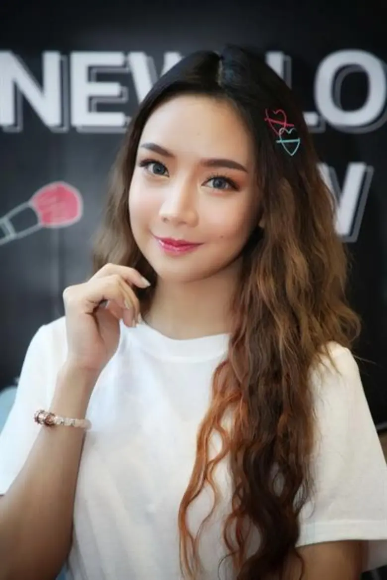 ทริคง่ายๆ แต่งหน้าเป๊ะ!! ปรับลุคสวยปัง!! สไตล์เมคอัพอาร์ทติสท์รุ่นจิ๋วแห่งยุค “น้องแพร พาเพลิน”