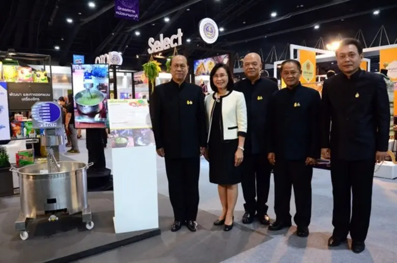 พลเอก อนุพงษ์ เผ่าจินดา รัฐมนตรีว่าการกระ...