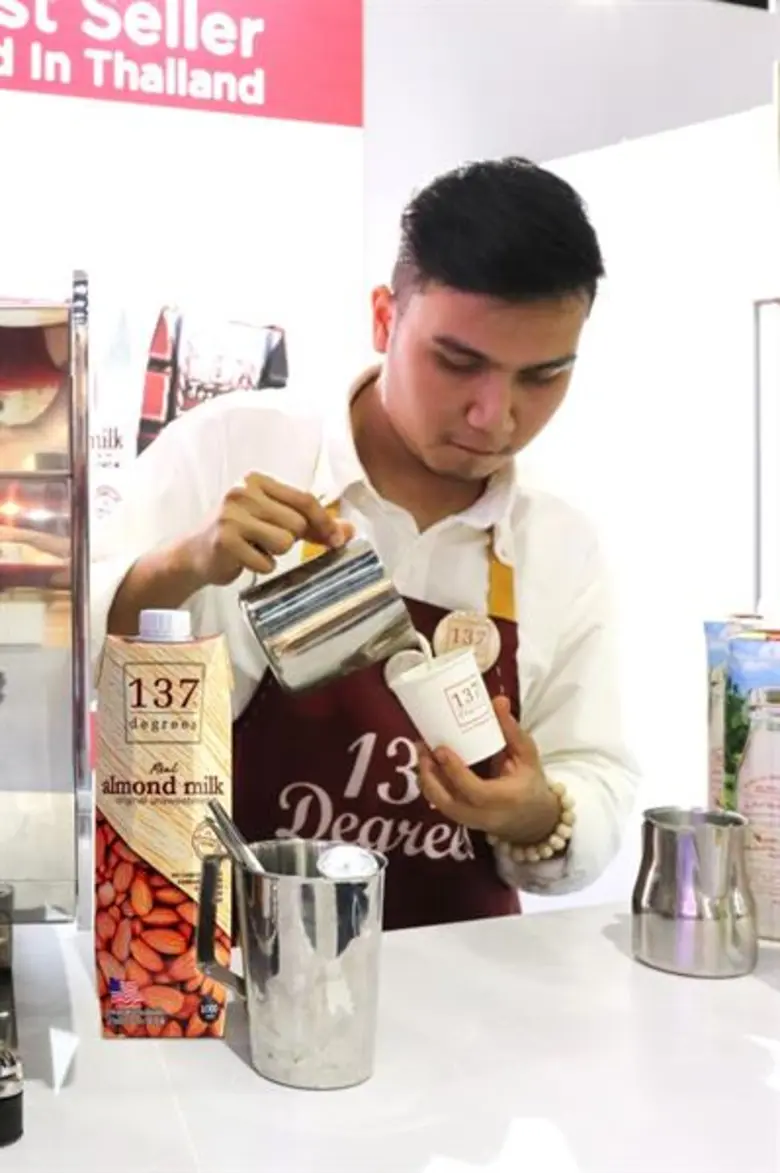 สายสุขภาพตอบรับกาแฟลาเต้อาร์ต ซิมเพิ้ล ฟู้ดส์ท้าชิมสูตรเฉพาะจากนมถั่วคุณภาพพรีเมียม 137 ดีกรี