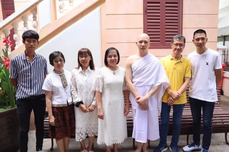 “แอมป์” ภูมิใจ บวชทดแทนพระคุณพ่อแม่ ได้ฉายา “ภูริปญฺโญ”