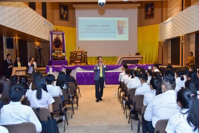 นายสุขสันต์ ยศะสินธุ์ ประธานเจ้าหน้าที่บร...