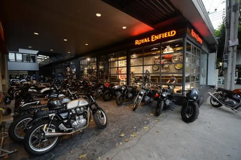 รอยัล เอนฟิลด์ จัดกิจกรรม คาเฟ่ เรซเซอร์ ไนท์ ไรด์ ครั้งแรกในเมืองไทย สัมผัสที่สุดของความสนุกในขับขี่กับรถคอนติเนเนทัล จีที  ปลุกตำนานวัฒนธรรม คาเฟ่ เรซเซอร์ ของอังกฤษในยุค 50