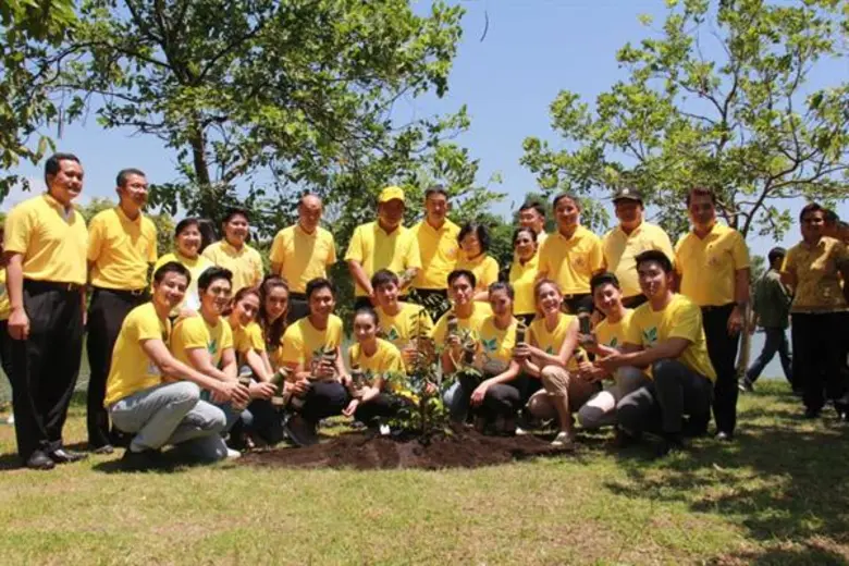โดนัท-มุกดา-บิ๊ก-บอย-เกณฑ์ ร่วมกิจกรรม “รวมใจไทย ปลูกต้นไม้ เพื่อแผ่นดิน”