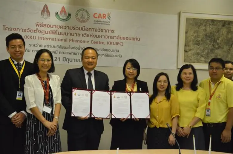 รศ. ดร.นิษณา นามวาท หัวหน้าภาควิชาชีวเคมี...