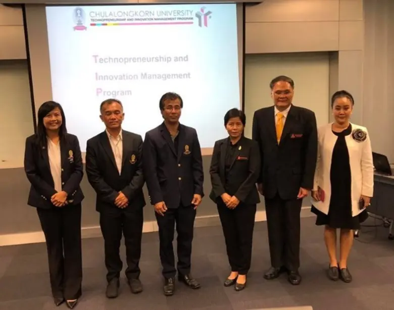 รองศาสตราจารย์ ดร.ธรรมนูญ หนูจักร คณบดีบั...