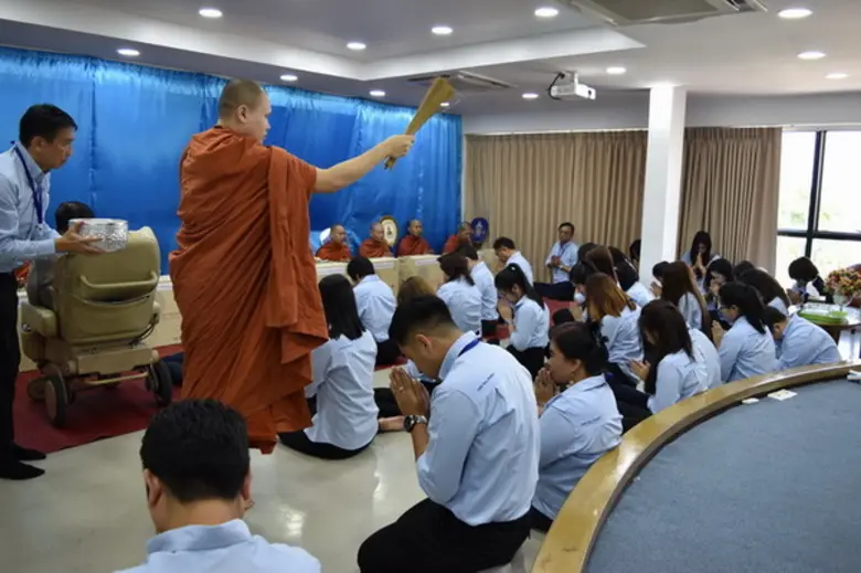 The Cube Condo ทำบุญครบรอบ 6 ปี ก่อตั้งบริษัทเพื่อความเป็นสิริมงคล	