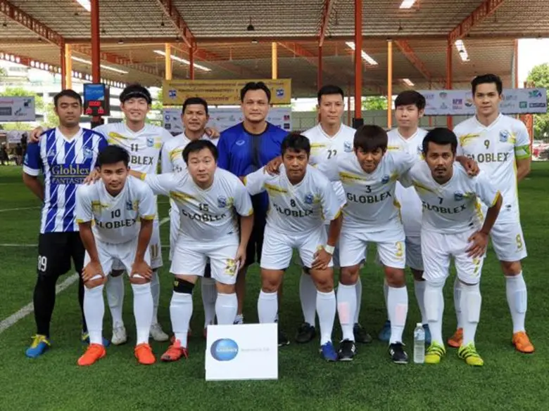 นายกิตติพันธ์ ภูษณวรรณ (กลางบน) กรรมการผู...