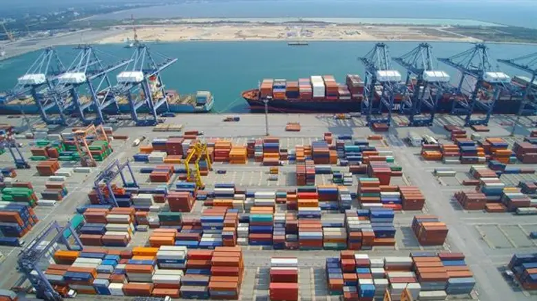 ฮัทชิสัน พอร์ท ประเทศไทย ผู้ประกอบการท่าเ...