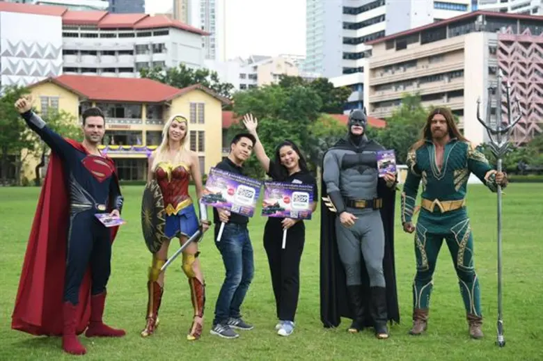 ลุยมอบความสุข พร้อมเชิญชวนแฟนๆ สถานีโทรทั...