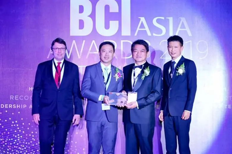 นายชาติชาย พานิชชีวะ (ที่ 2 จากขวา) ประธา...