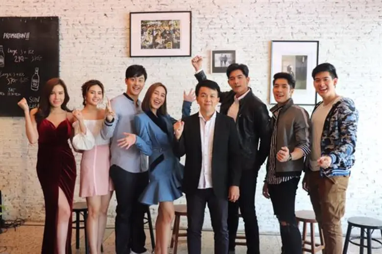 “เข้ม–นาว” นำทีมผู้กำกับ-นักแสดง เม้าท์เบื้องหลังสุดฮา ในรายการ สดๆ บทไม่มี สเปเชียล “เจาะลึกเบื้องหลังละคร หัวใจลูกผู้ชาย”