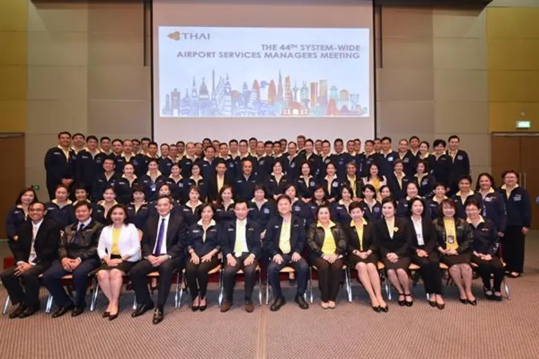 นายสุเมธ ดำรงชัยธรรม (ที่ 4 จากซ้าย) กรรม...