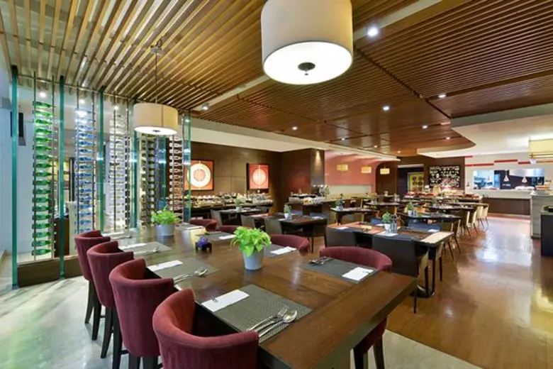 แมริออท เอ็กเซ็กคิวทีฟ อพาร์ทเมนท์ สาทร วิสต้า ต้อนรับ 'สุปรีชา ตันสิงห์’ หัวหน้าเชฟคนใหม่แห่งห้องอาหารโมโม่คาเฟ่