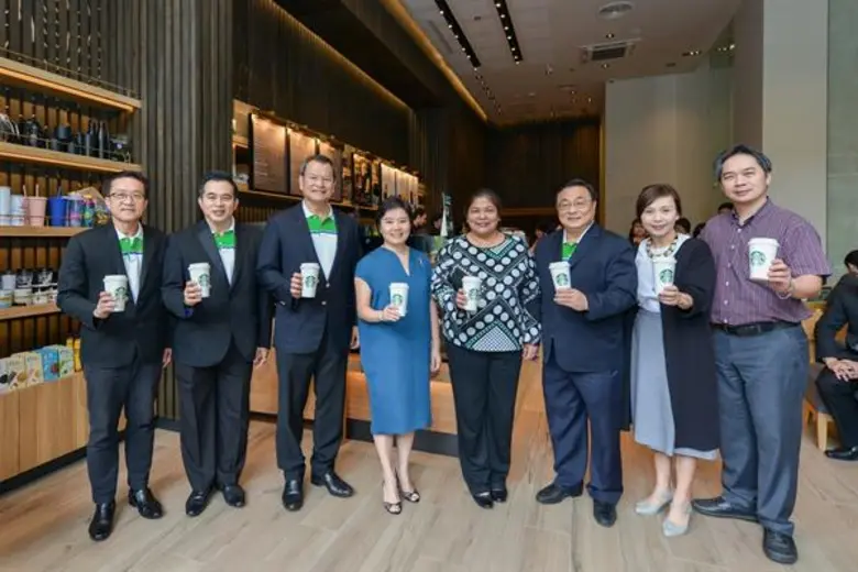 นายโชติพัฒน์ และ นางอาทินันท์ พีชานนท์ ปร...