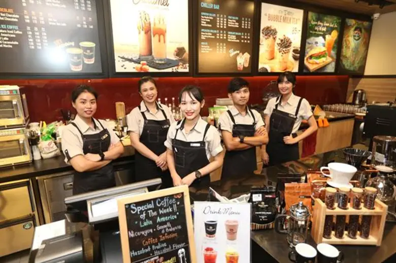 “กลอเรีย จีนส์ คอฟฟี่ ประเทศไทย” จับพู่กันกับ ม.ล.จิราธร ร่วมสร้างคาแรคเตอร์ใหม่ หวังให้คนไทยได้สัมผัสรสชาติกาแฟคุณภาพ มาตรฐานระดับโลก