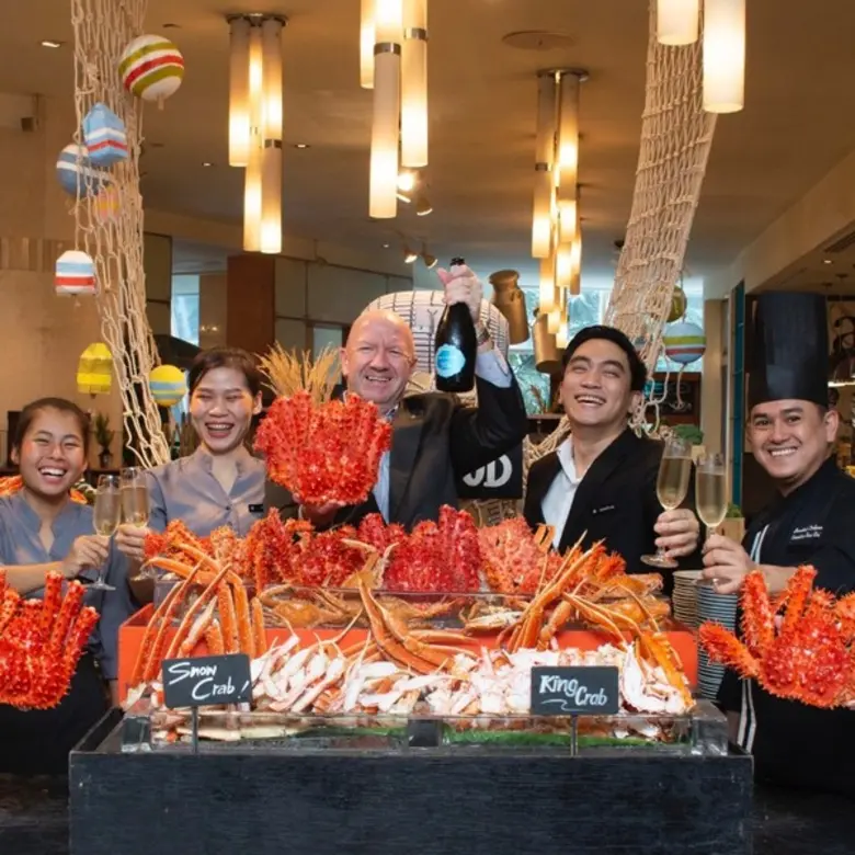 โรงแรมพูลแมน กรุงเทพฯ แกรนด์ สุขุมวิท ฉลอ...