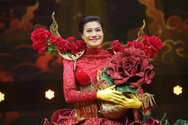 “หน้ากากหลวิชัยคาวี” คว้าแชมป์กรุ๊ปไม้โท ถอดหน้ากากนางมัทนา เป็น “ลูกหว้า พิจิกา”