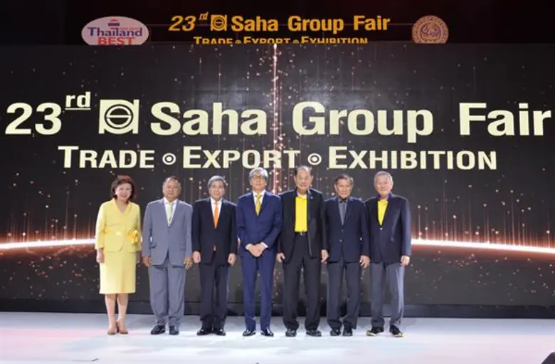 ดร.สมคิด จาตุศรีพิทักษ์ (กลาง) รองนายกรัฐ...