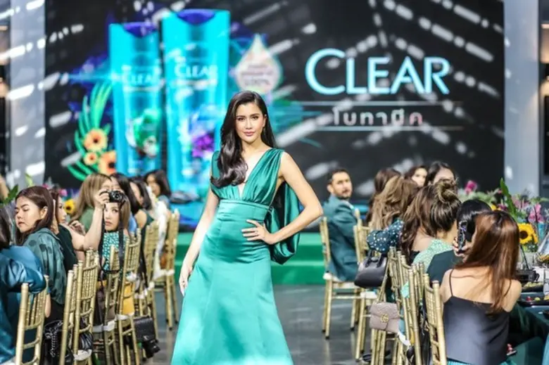 CLEAR จัดงานเปิดตัว CLEAR Botanique แชมพูขจัดรังแคสูตรพรีเมี่ยมครั้งแรกในประเทศไทย ณ เดอะ กลาสเฮ้าส์ ปาร์ค นายเลิศ	
