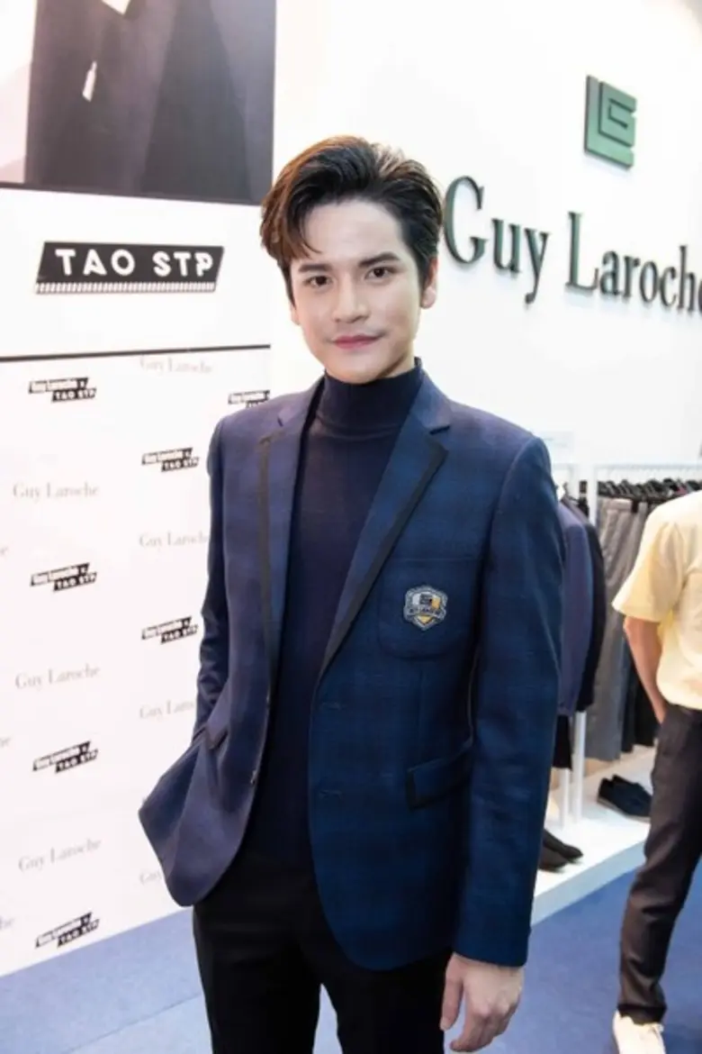 ลาโรช" (Guy Laroche) ผลิตภัณฑ์เครื่องแต่ง...
