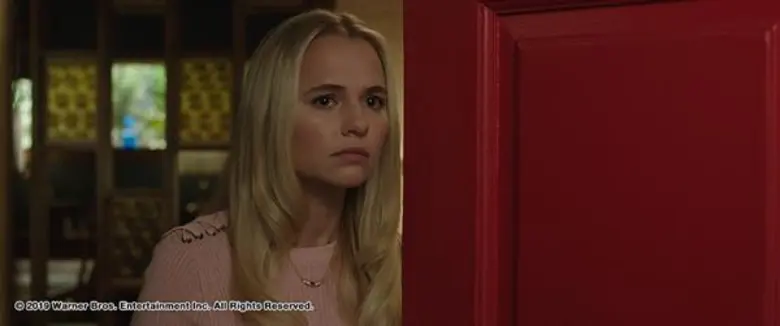 เกิดอะไรขึ้น! หรือตุ๊กตาตัวนั้น! มันเป็นไฟนำทางวิญญาณดวงอื่น ๆ "Annabelle Comes Home"