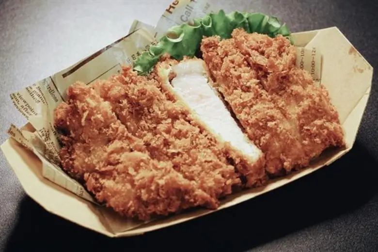 หน้าร้อนนี้ไปสัมผัสสีสันและความสนุกที่ญี่ปุ่นกัน สวมชุดยูกาตะชมเทศกาลดอกไม้ไฟสุดยิ่งใหญ่ในโตเกียว เที่ยวสวนน้ำสุดอลังการใจกลางญี่ปุ่น  และอิ่มอร่อยกับเทศกาลเนื้อหลากชนิดที่คนรักเนื้อต้องไม่พลาด