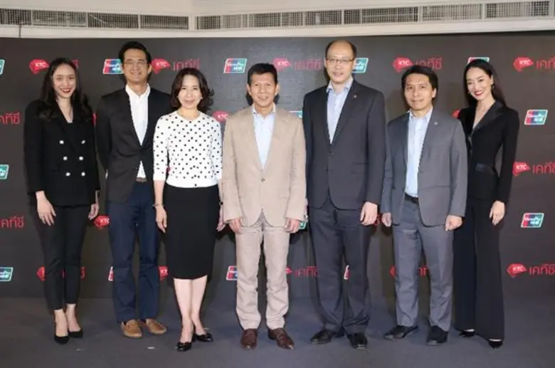 นายระเฑียร ศรีมงคล (กลาง) ประธานเจ้าหน้าท...