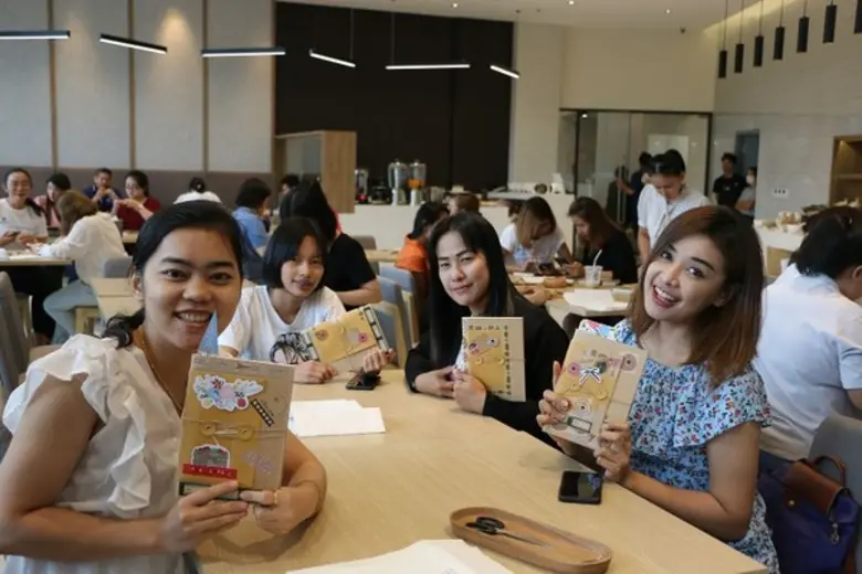 ซัมเมอร์เซ็ท ฮาร์เบอร์วิว ศรีราชา เชิญลูกค้าองค์กร สมาชิก “THE LINK CLUB” ร่วมทำกิจกรรมสุดประทับใจไปกับ The Art of Bookbinding เวิร์คช็อป