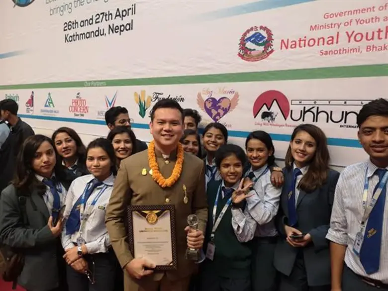 สุดยอดคนไทยหนึ่งเดียวกับการคว้ารางวัล“ผู้นำโลกรุ่นใหม่ สาขาสันติภาพ” บนเวทีการประชุมระดับโลกคือ..ว่าที่ร้อยเอกณัฏฐกิตติ์ ชัยเฉลิมมงคล