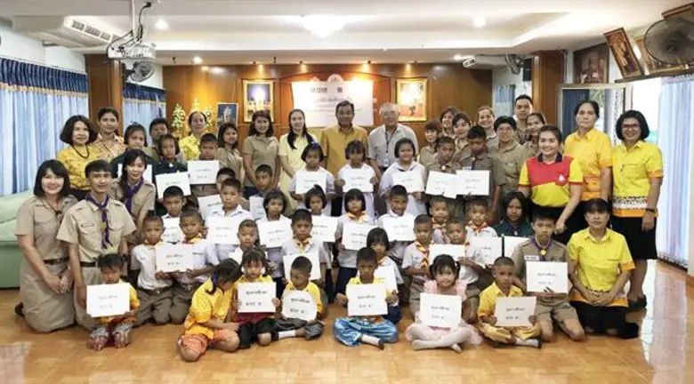 การให้ความรู้นั้นมีค่ามากกว่าการให้ทรัพย์...