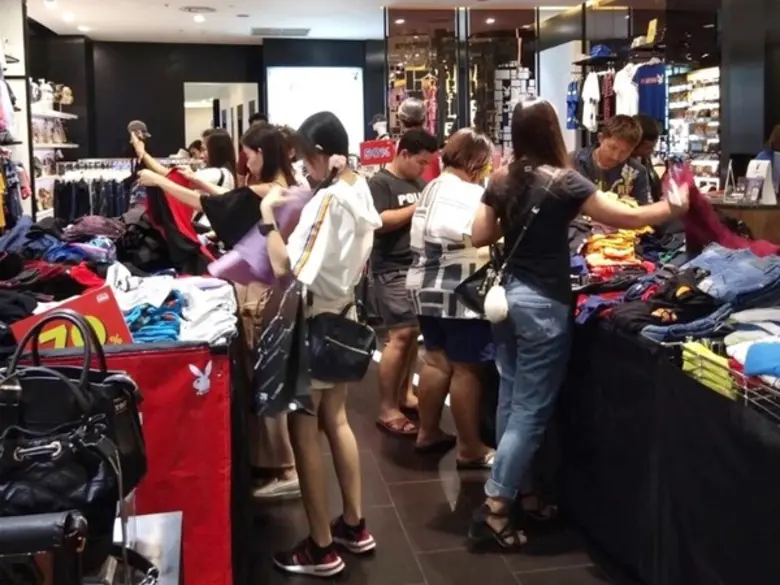 “PLAYBOY KNOCK OUT SALE” ลดสูงสุด 70% ณ ศูนย์การค้าจังซีลอน ป่าตอง ภูเก็ต