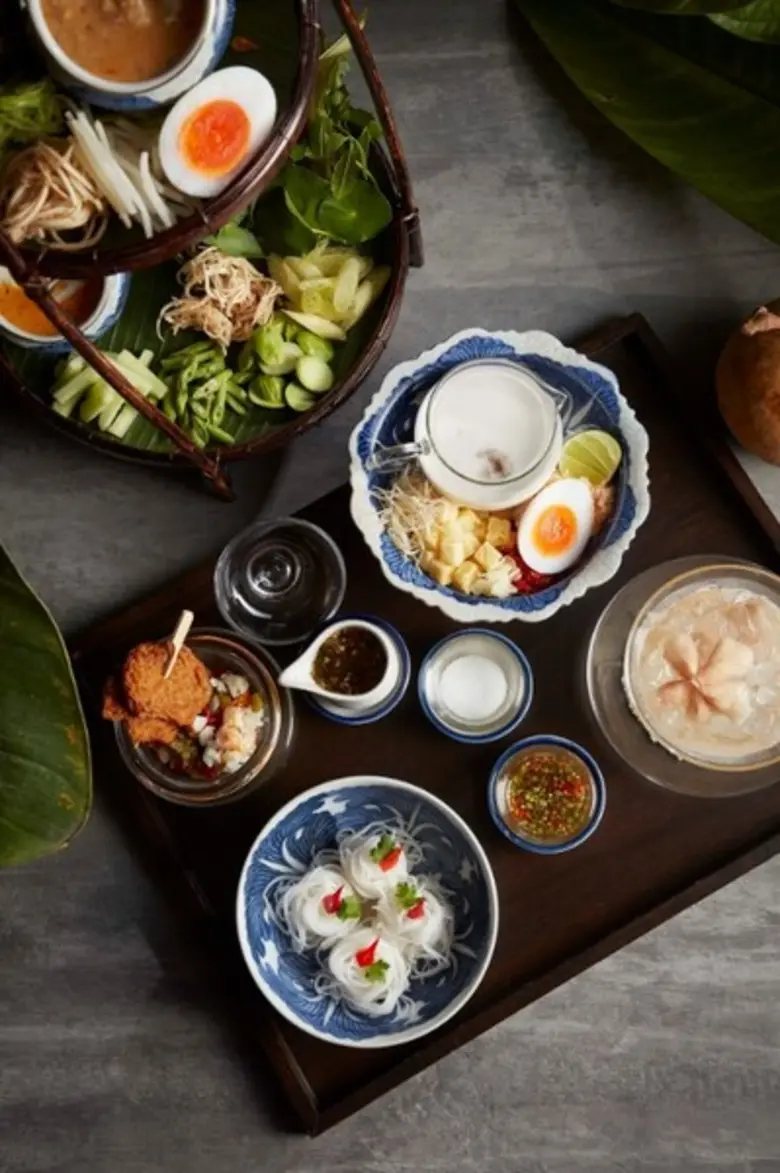 Jim Thompson: ขนมจีน 4 สำรับ ตำรับไทยโบราณจากสปิริต จิม ทอมป์สัน