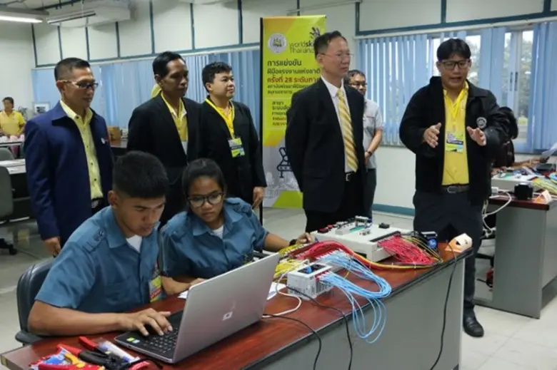 อธิบดี กพร.เยี่ยมชมการแข่งขันฝีมือแห่งชาต...