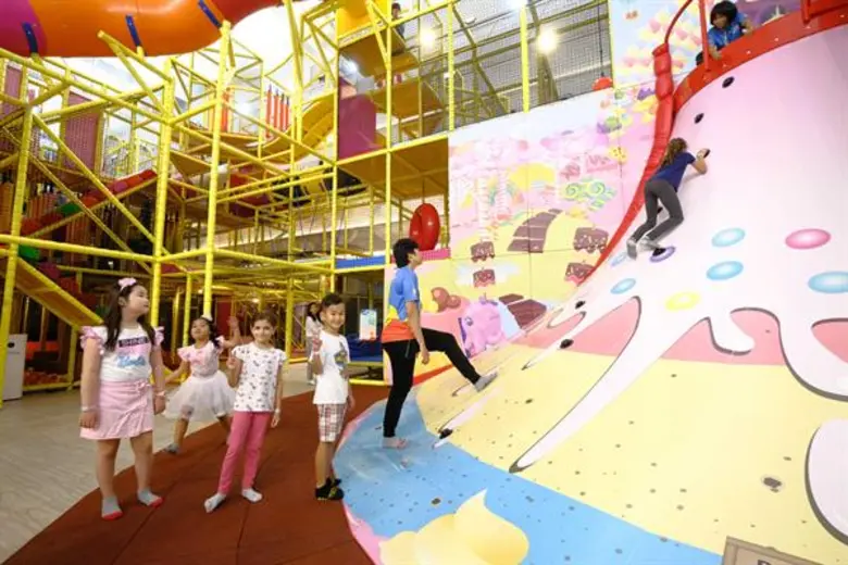 ศูนย์การค้าเกทเวย์ เอกมัย ร่วมมือกับ บริษัท ฮาร์เบอร์แลนด์ จำกัด  ผู้นำธุรกิจสนามเด็กเล่นในร่ม เปิดตัวสนามเด็กเล่นในร่มแห่งใหม่ใจกลางสุขุมวิท