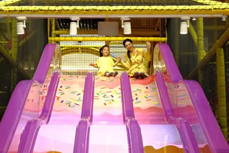 ศูนย์การค้าเกทเวย์ เอกมัย ร่วมมือกับ บริษัท ฮาร์เบอร์แลนด์ จำกัด  ผู้นำธุรกิจสนามเด็กเล่นในร่ม เปิดตัวสนามเด็กเล่นในร่มแห่งใหม่ใจกลางสุขุมวิท