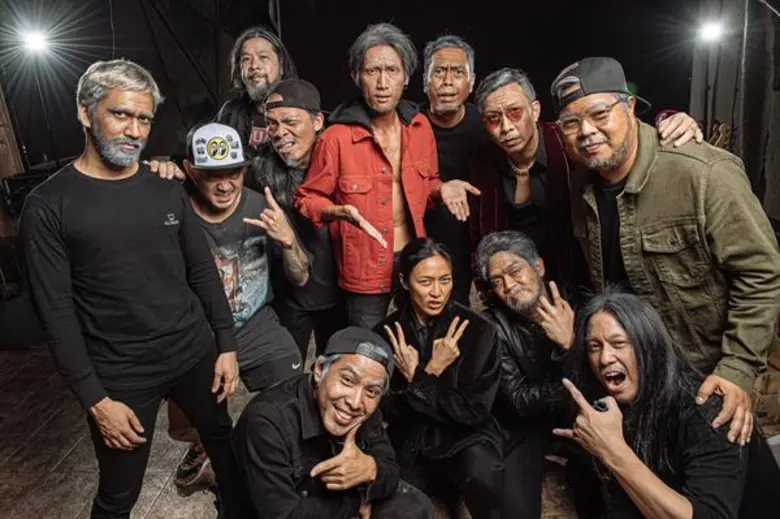 “ตูน” ยก “โจอี้บอย” ใช้ชีวิตสุดจนต้องชวนมาฟีจในเพลง “ไม่แก่ตาย” นอนให้ช่างแต่งแก่ 2 ชั่วโมง ลุยถ่ายเอ็มวียันเช้า